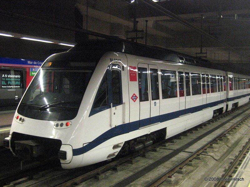 Madrid Metro CAF 8000 Series | Oren's Transit Page
